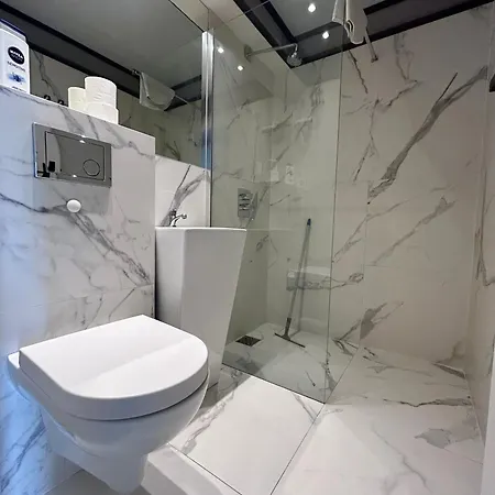 Flat To Rent דירה