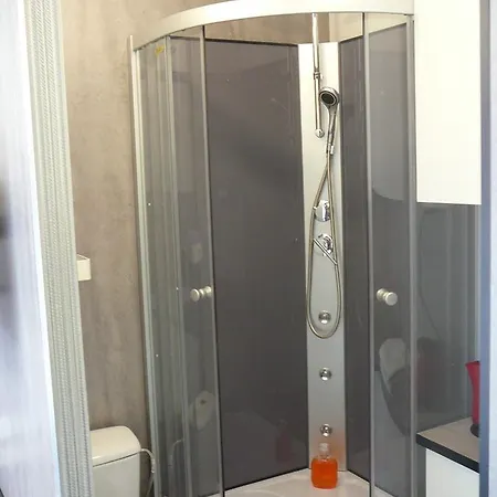 Flat To Rent *